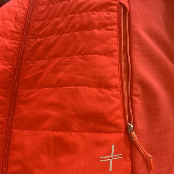 Icebreaker outdoors 100% merino wool women vest, Medium - Picture 8 of 13